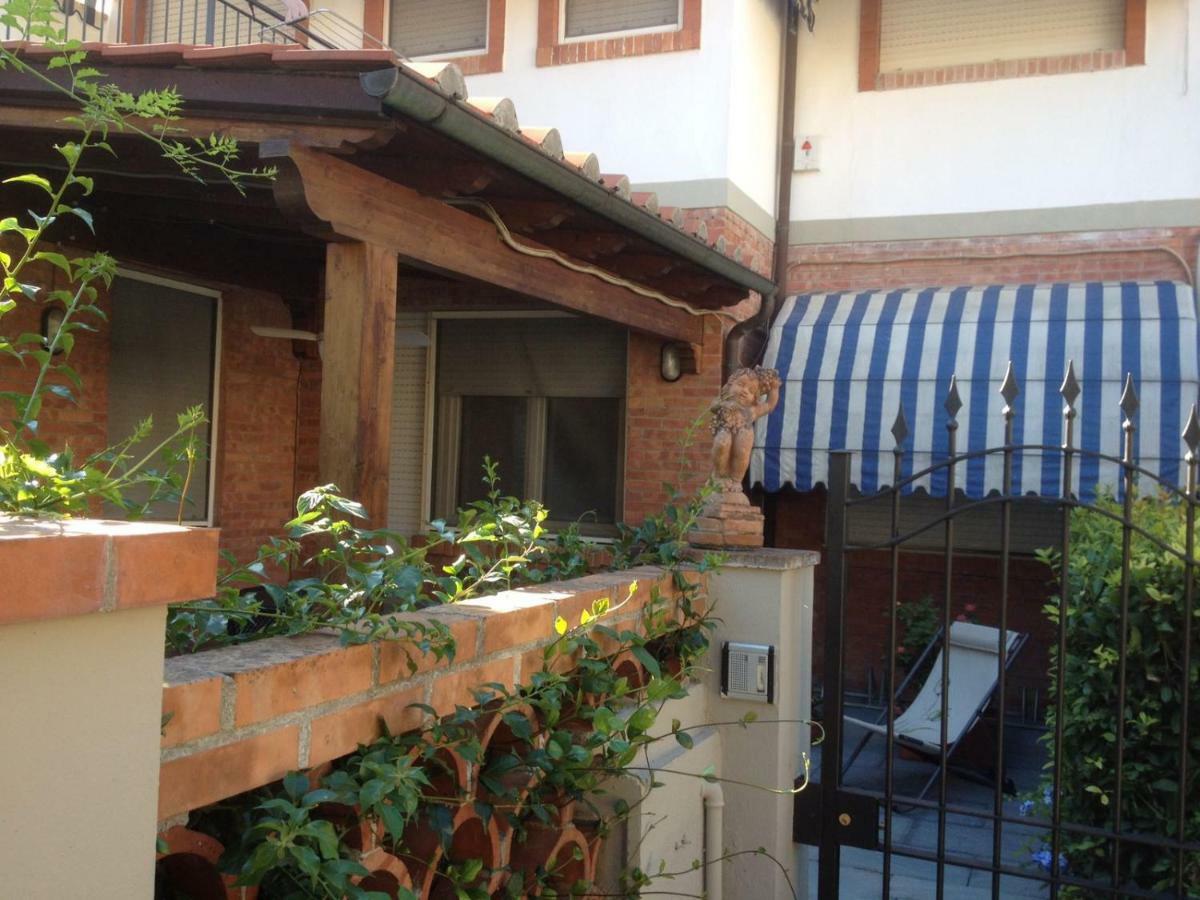 Casa Luciana Villa Viareggio Exterior photo